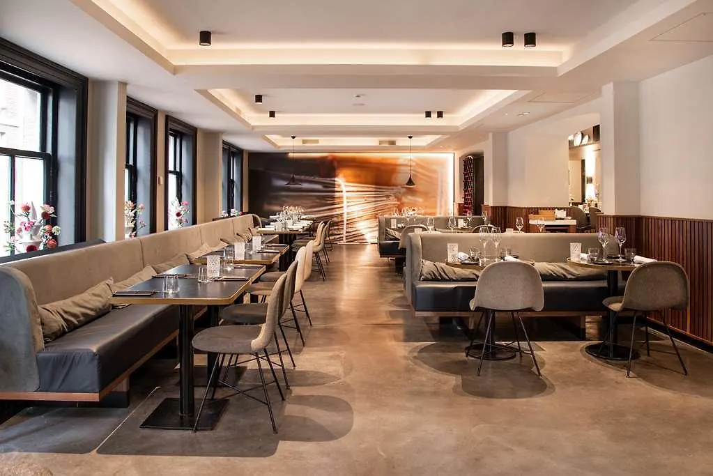 Pestana Amsterdam Riverside 5*,