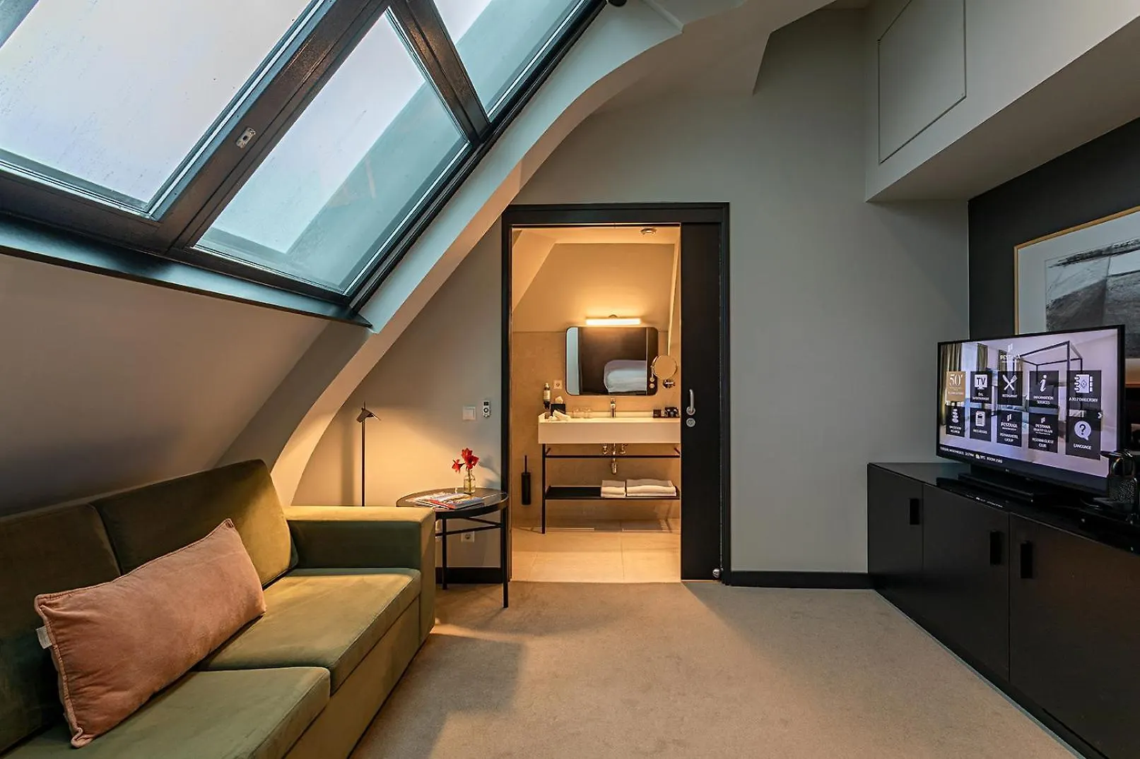 Pestana Amsterdam Riverside 5*,